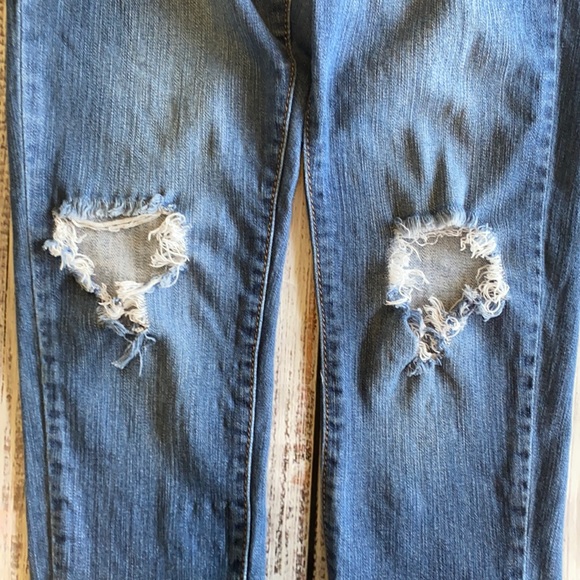 Low Rise Distressed Skinny Jeans - Picture 5 of 9